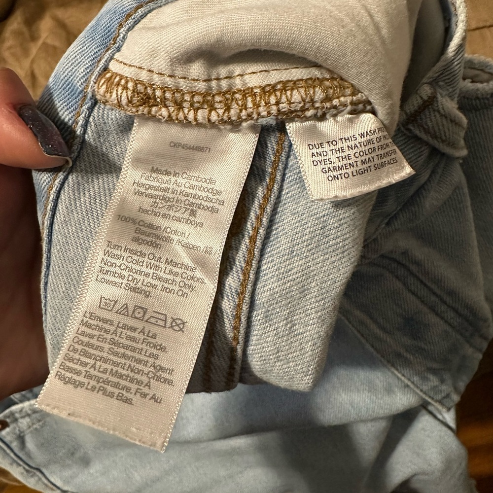 Madewell Shorts Womens Sz 33 Relaxed Denim Raw Hem Button Fly Light Wash Casual - Picture 6 of 7
